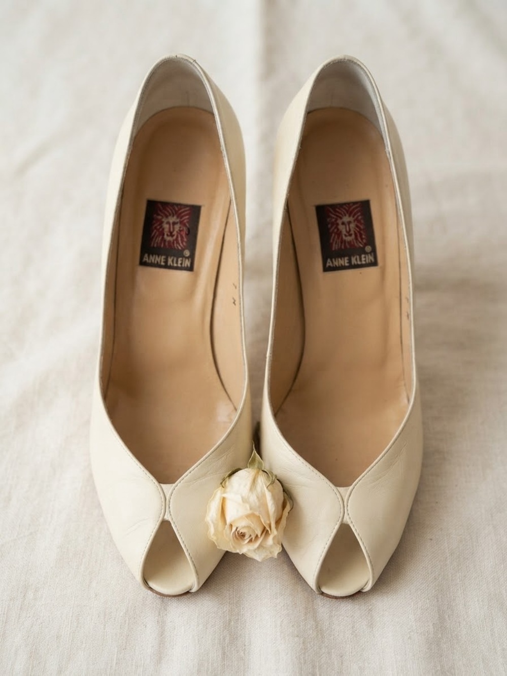 Vintage Anne Klein Ivory Leather Peep Toe Stiletto Heels Sz 7 M